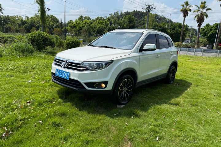 一汽 森雅R7 1.6L 手动豪华型