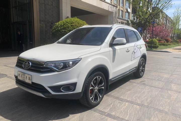 一汽 森雅R7 1.6L 自动智能型