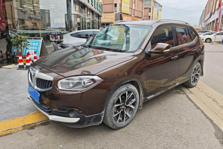 中华 V5 1.5T 自动两驱豪华型