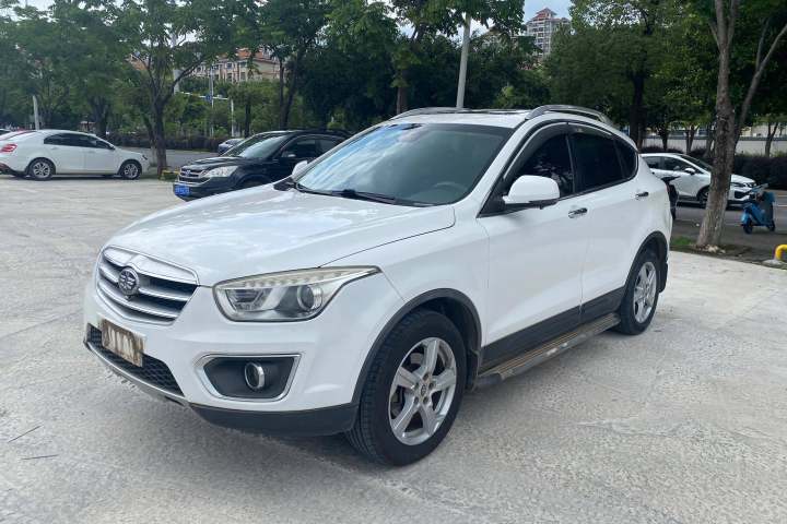 奔腾 X80 2.0L 自动豪华型
