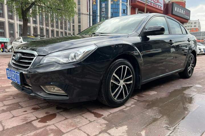 奔腾 B50 1.6L 手动豪华型