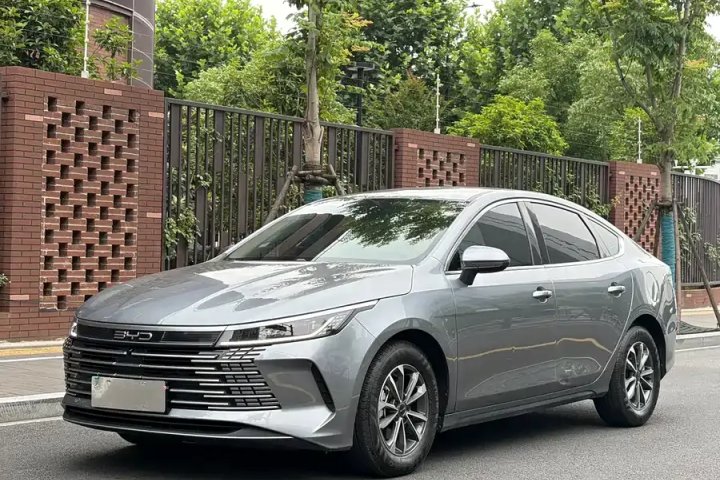 比亚迪 驱逐舰05 冠军版 DM-i 55KM 豪华型