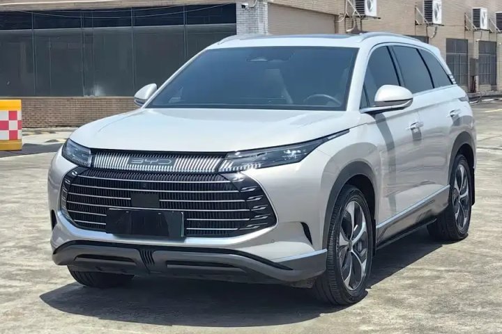 比亚迪 护卫舰07 DM-i 100KM 尊贵型