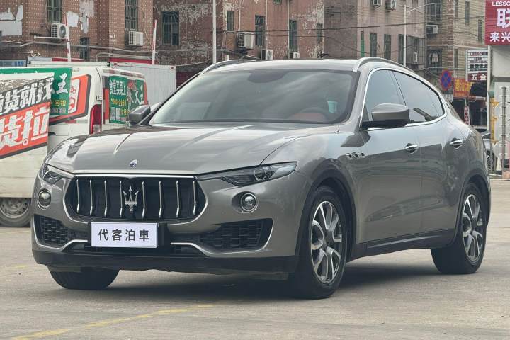 玛莎拉蒂 Levante 3.0T 标准版