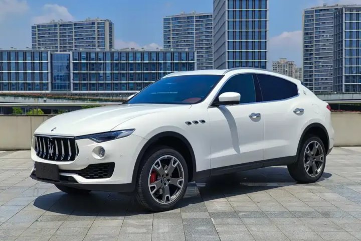 玛莎拉蒂 Levante 3.0T 标准版