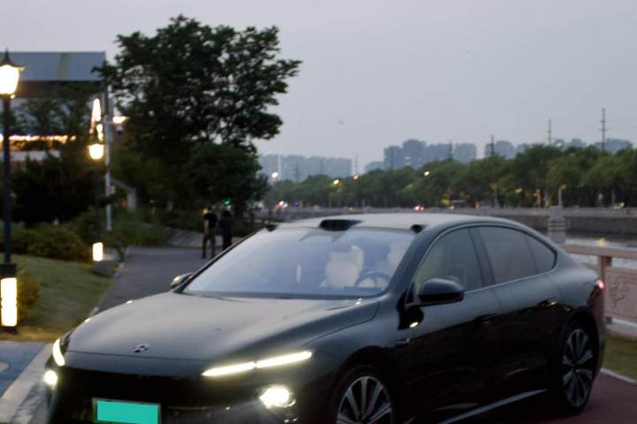 蔚来 ET7 100kWh 行政签名版