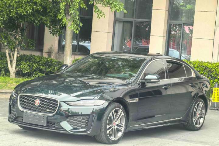 捷豹 XFL XFL 2.0T P250 两驱尊享豪华鎏金版