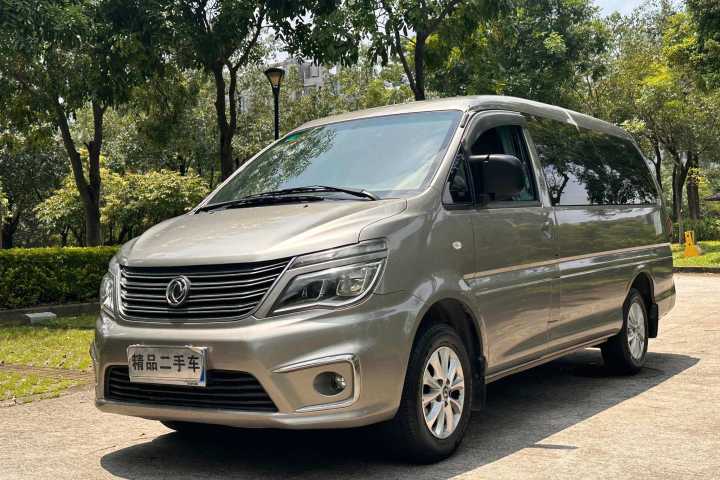东风风行 菱智 M5L 1.6L 7座豪华型