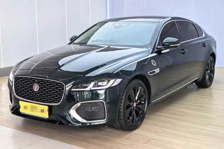 捷豹 XFL 2.0T P250 两驱尊享豪华版