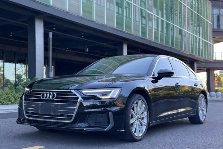奥迪 A6L 2021款 45 TFSI 臻选动感型