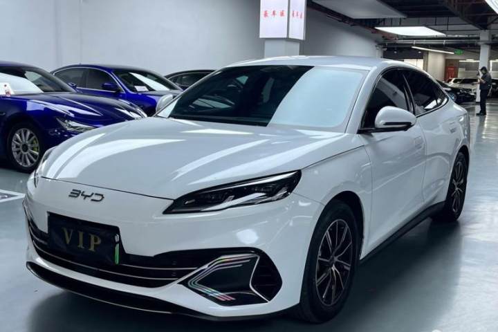 比亚迪 海豹06新能源 DM-i 80KM尊贵型