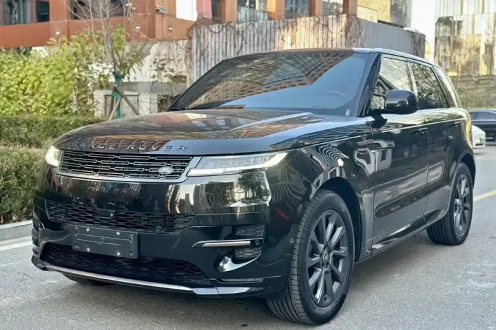 路虎 揽胜运动 400PS Dynamic SE