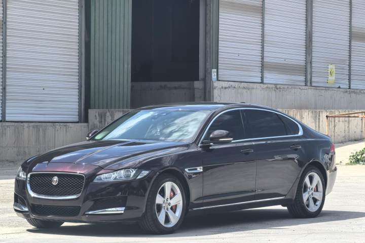 捷豹 XFL XFL 2.0T 200PS 精英版