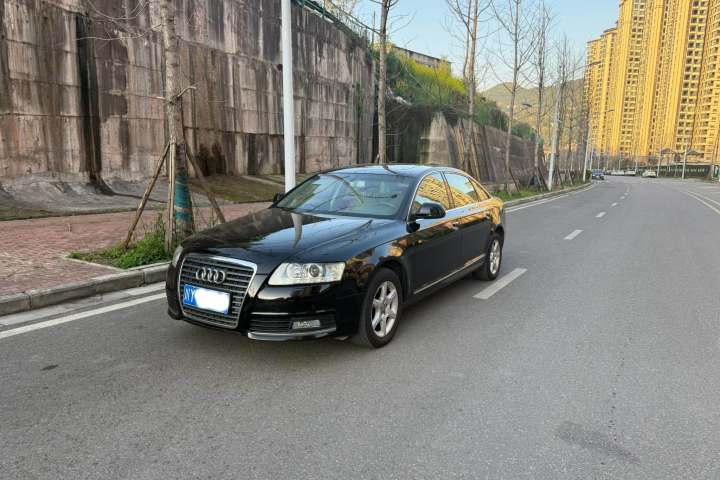 奥迪 A6L 2.0 TFSI 自动标准型