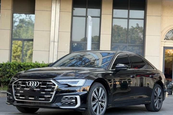 奥迪 A6L 2025款 改款 45 TFSI 臻选动感型