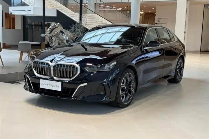 宝马 5系 530Li 尊享型 M运动套装