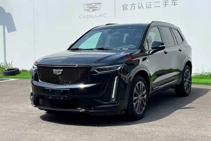 凯迪拉克 XT6 2.0T 六座四驱尊贵行政黑标版