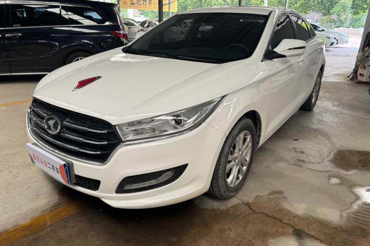 奔腾 B50 1.6L 手动豪华型