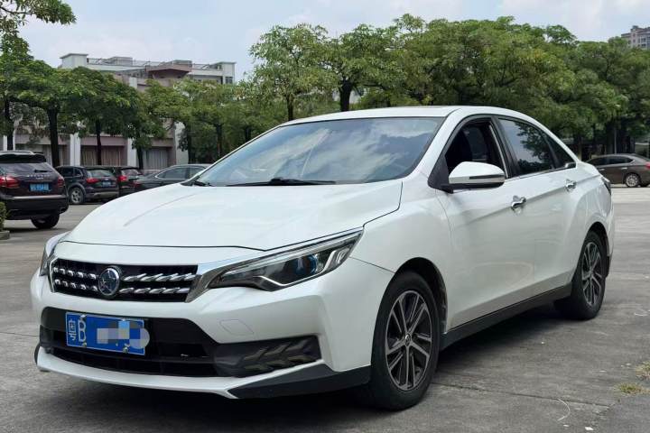 启辰 D60 1.6L CVT智联精英版