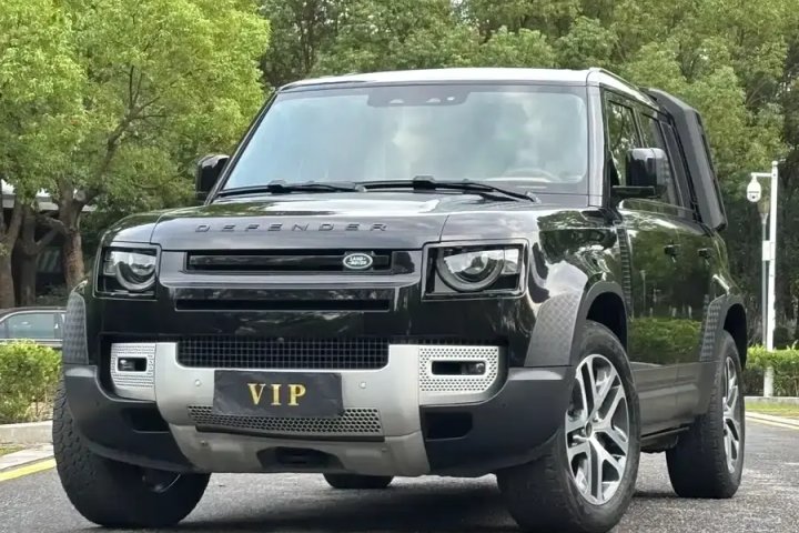 路虎 卫士 110 3.0T P400 暗黑特别版