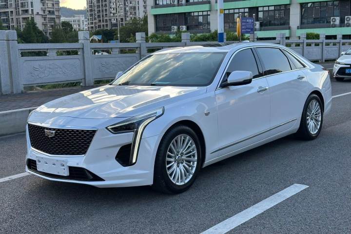 凯迪拉克 CT6 28T 豪华型