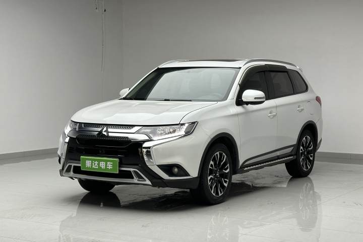 三菱 欧蓝德 2.0L 两驱畅享版 5座 国VI