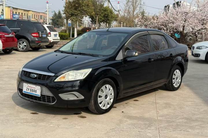 福特 福克斯 三厢经典 1.8L 手动基本型