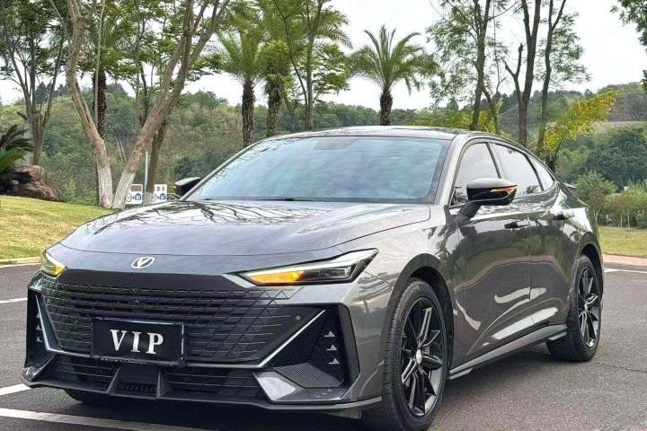 长安 UNI-V 1.5T 尊贵型