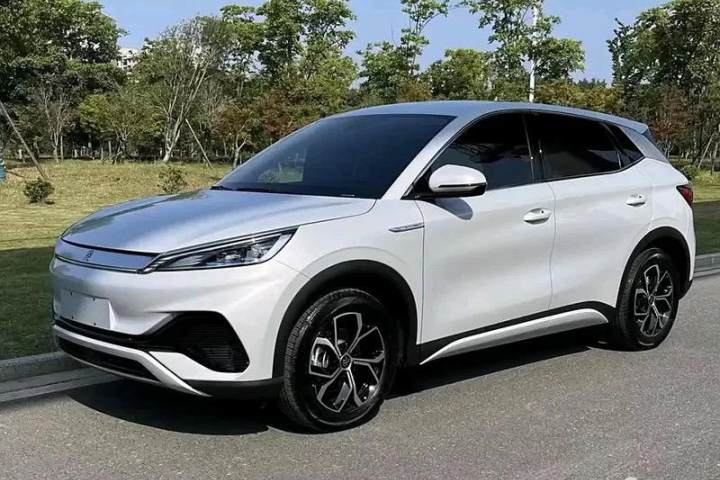 比亚迪 元PLUS 510KM 尊荣型