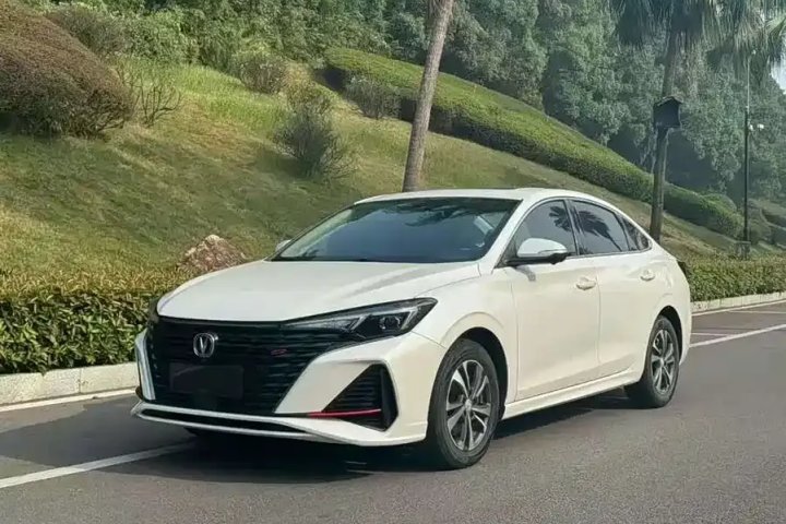 长安 逸动 PLUS 蓝鲸NE 1.4T GDI DCT尊贵版