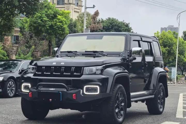 北京越野 BJ40 2024款 2.0D 刀锋英雄荣耀版