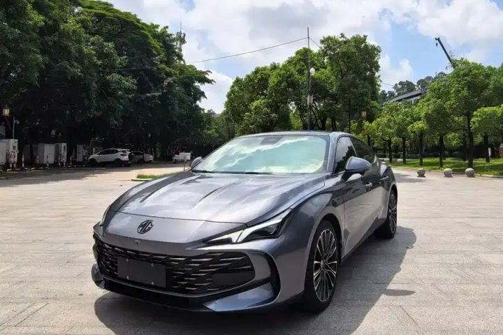 名爵 MG7 2.0T 自动猎美奢享版