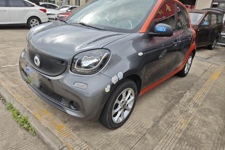 smart  forfour 1.0L 52千瓦灵动版