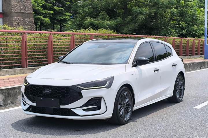 福特 福克斯 两厢 EcoBoost 180 自动ST Line