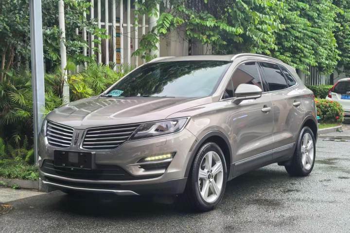 林肯 MKC 2.0T 两驱尊享版
