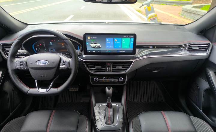 福特 福克斯 2022款 两厢 EcoBoost 180 自动ST Line