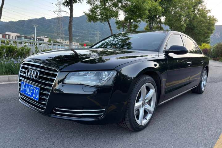 奥迪 A8 2012款 A8L 45 TFSI quattro舒适型