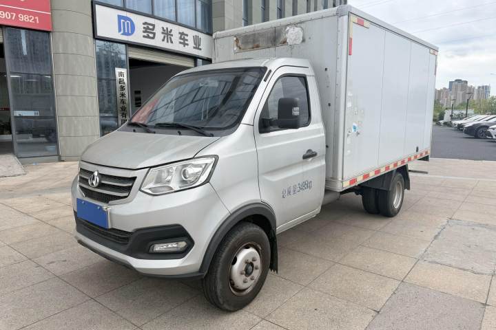 长安跨越 跨越王X3 1.6L旗舰型PLUS载货汽车单排双后轮3400轴距3.3米DAM16KR