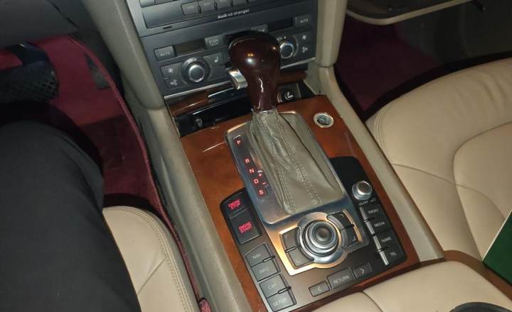奥迪 Q7 2010款 3.6 FSI quattro 豪华型