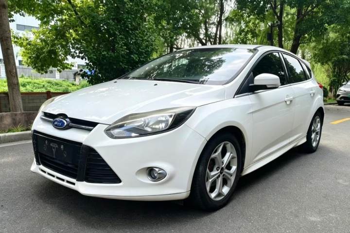福特 福克斯 2012款 两厢 2.0L 自动豪华运动型