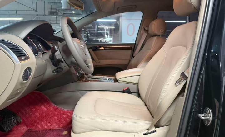 奥迪 Q7 2010款 3.6 FSI quattro 豪华型