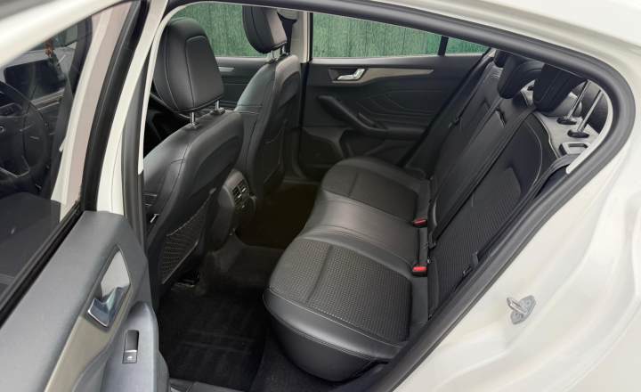 福特 福克斯 2021款 三厢 EcoBoost 180 自动ST Line