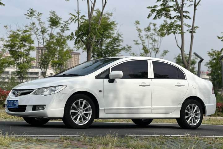 思铭  1.8L 自动舒适版