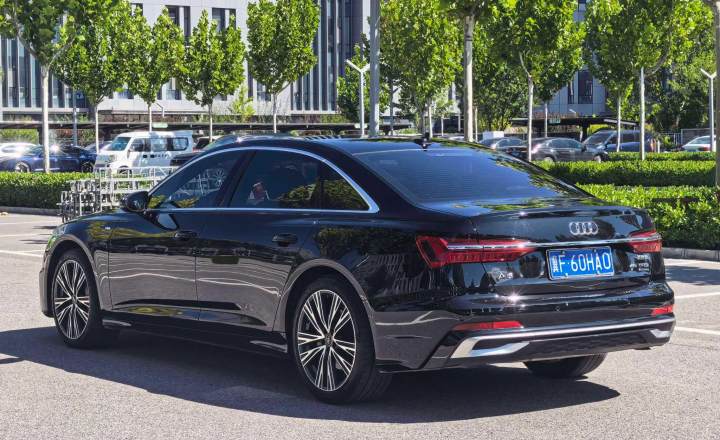 奥迪 A6L 2023款 改款 45 TFSI quattro 臻选动感型