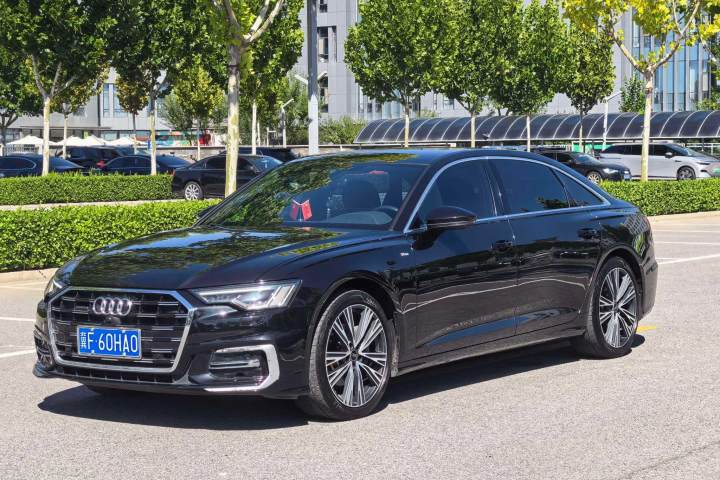 奥迪 A6L 2023款 改款 45 TFSI quattro 臻选动感型