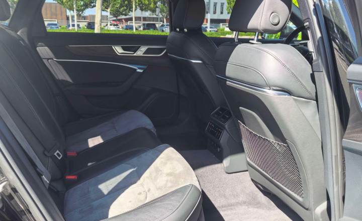 奥迪 A6L 2023款 改款 45 TFSI quattro 臻选动感型