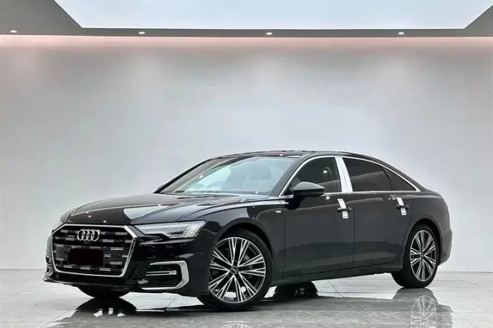 奥迪 A6L 2025款 改款 45 TFSI quattro 臻选动感型