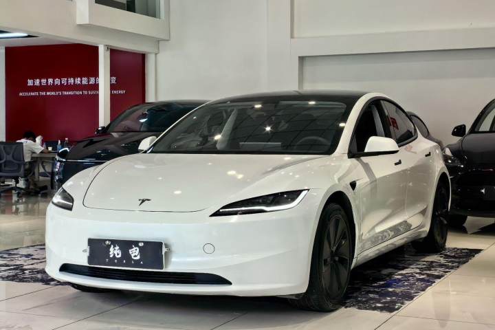特斯拉 Model 3 后轮驱动版