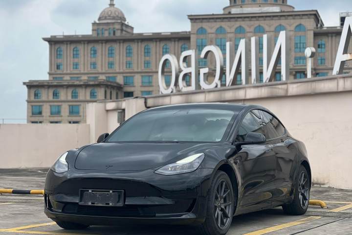 特斯拉 Model 3 后轮驱动版