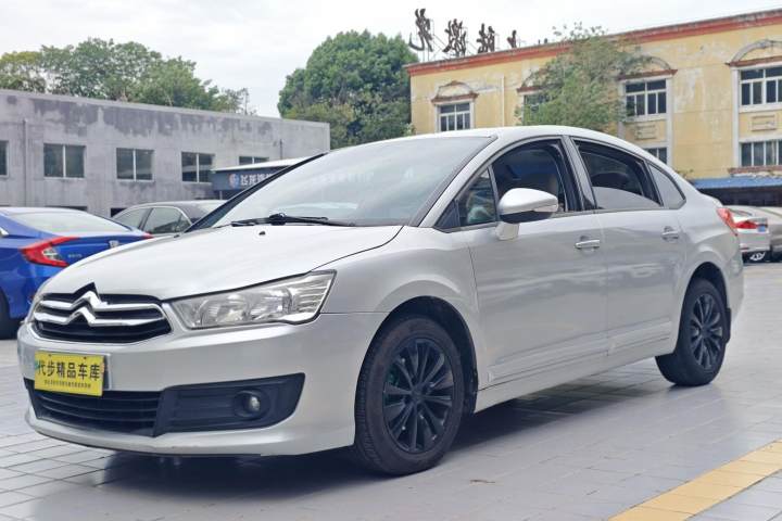 雪铁龙 世嘉 三厢 1.6L 手动品尚型